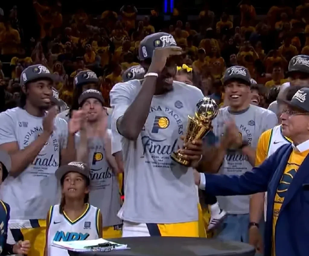 包含西亚卡姆焦点对战,浓眉哥与70激战IG分钟,表现优异胜负难料!比赛高潮迭起的词条 包含西亚卡姆焦点对战,浓眉哥与70激战IG分钟,表现优异胜负难料!比赛高潮迭起的词条